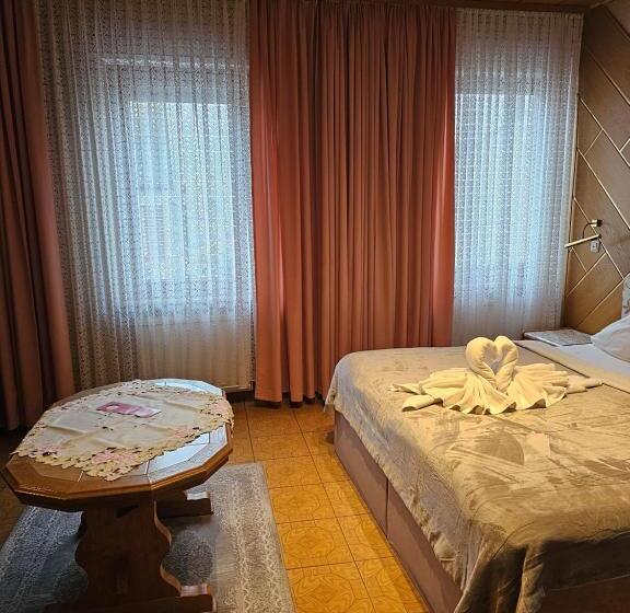 スタンダードルーム, Tenne