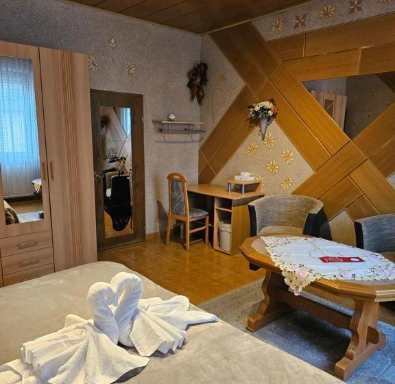 スタンダードルーム, Tenne