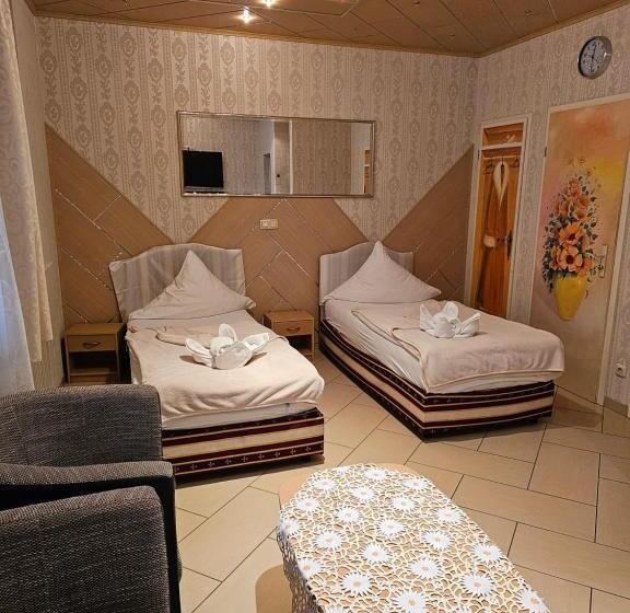 スタンダードルーム, Tenne