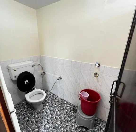 سوییت خانوادگی, Family Guest House