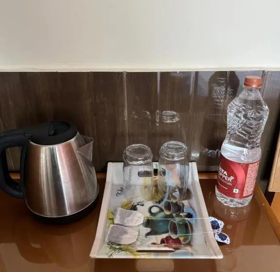 اتاق استاندارد با سرویس بهداشتی مشترک, Family Guest House