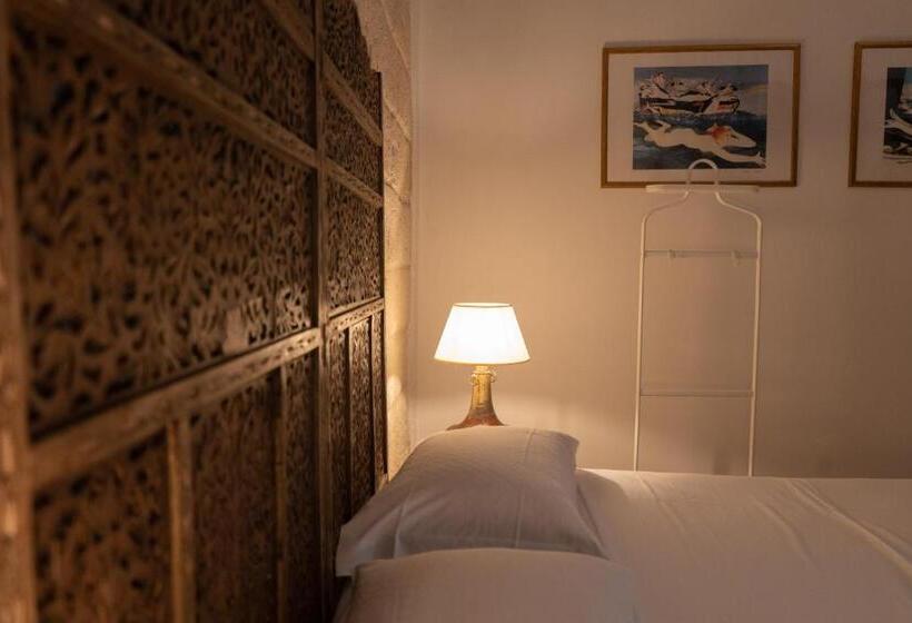 Standard-invahuone, Poggiamico Guest House