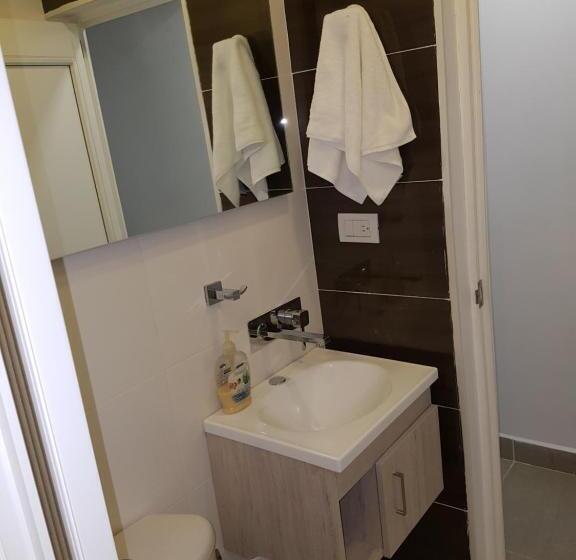 ２ベッドルームアパートメント, Da Black Almond