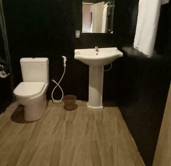 Economy Zimmer, Sigiri Aliya Tree House