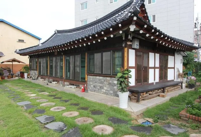 اتاق استاندارد با چشمانداز باغ, Dasomchae Hanok Stay