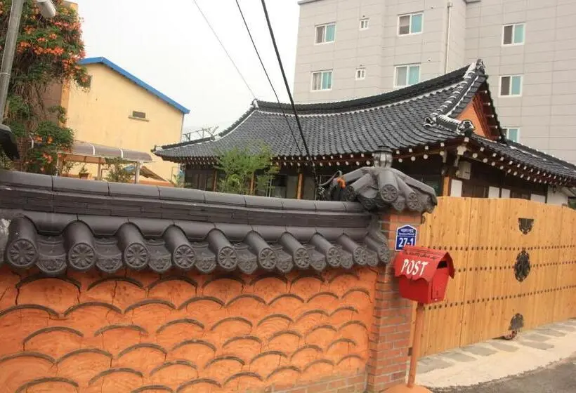 سوییت خانوادگی, Dasomchae Hanok Stay