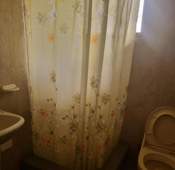 标准三人间, Hospedaje San Fernando