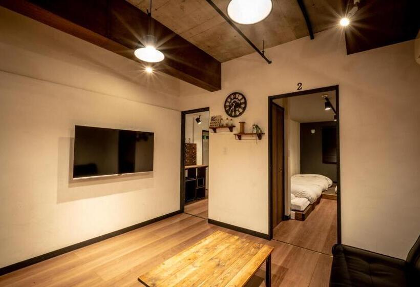 חדר משפחתי דלוקס, Lifehouse Ippo