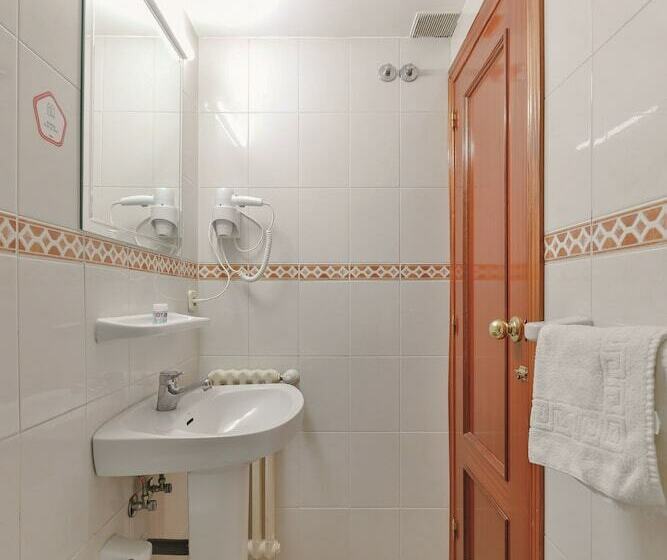 غرفة قياسية فردية, Hospedería Restaurante Pilar Villacastín