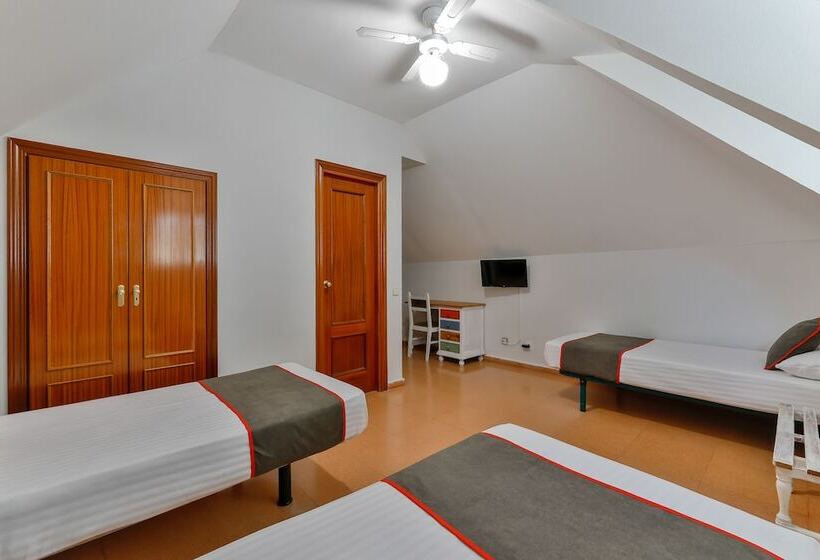 غرفة قياسية ثلاثية, Hospedería Restaurante Pilar Villacastín