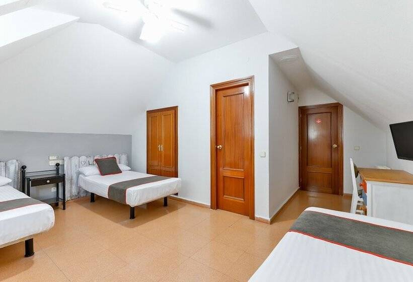 غرفة قياسية ثلاثية, Hospedería Restaurante Pilar Villacastín