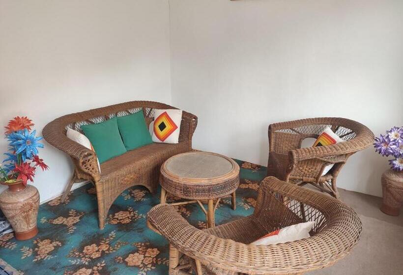 اتاق لوکس چهار تخته, Matota Family Villa