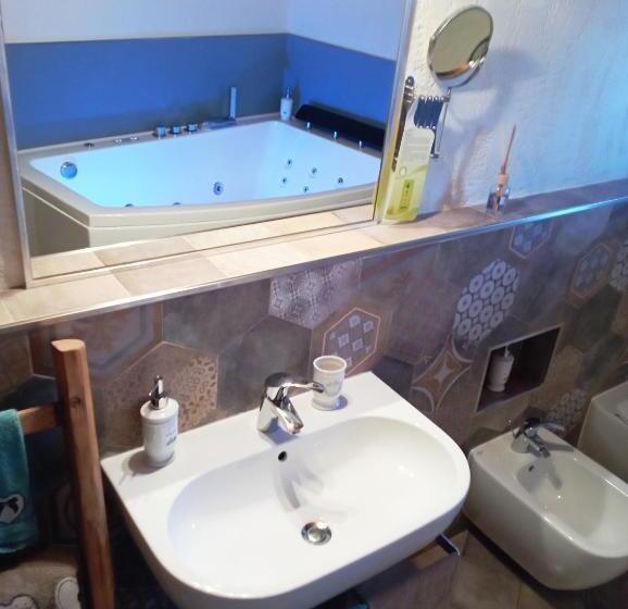 اتاق استاندارد با تخت بزرگ, Chambres D'hôtes La Moraine Enchantée