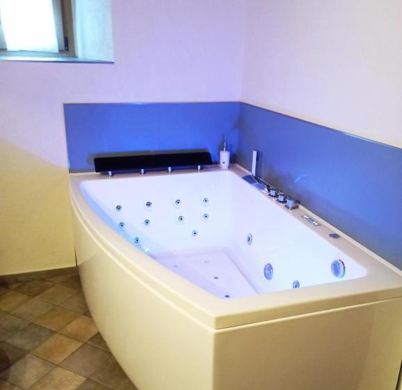 اتاق استاندارد با تخت بزرگ, Chambres D'hôtes La Moraine Enchantée