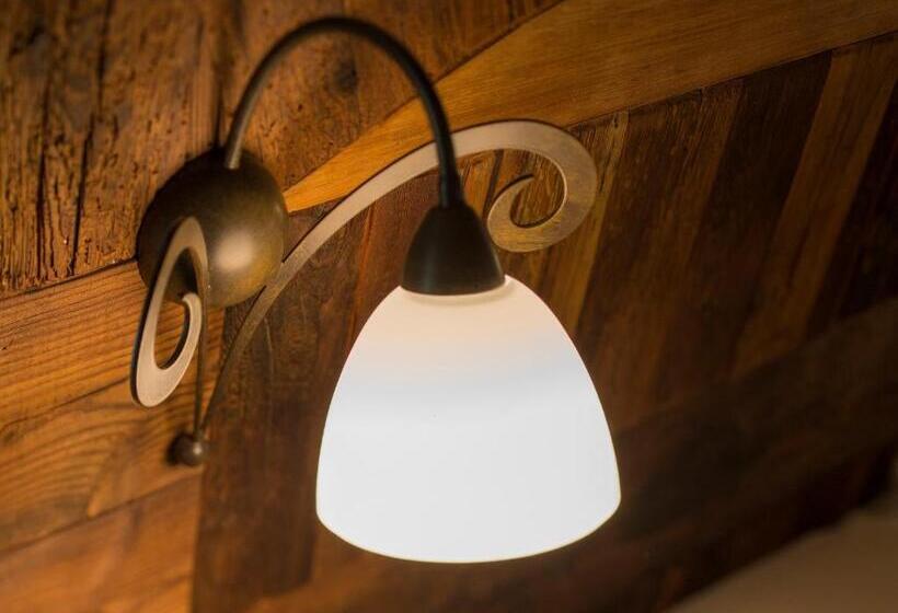 اتاق سوپریور با وان آب گرم, Chambres D'hôtes La Moraine Enchantée