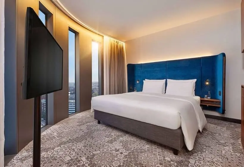 Quarto Classe Business, Hyperion Hotel München