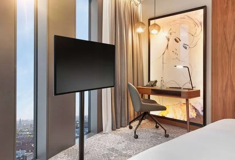 Quarto Classe Business, Hyperion Hotel München