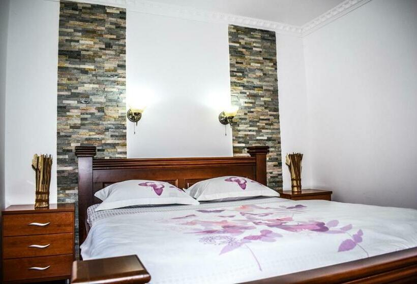 1 Bedroom Apartment Lake View, Ema Guest House