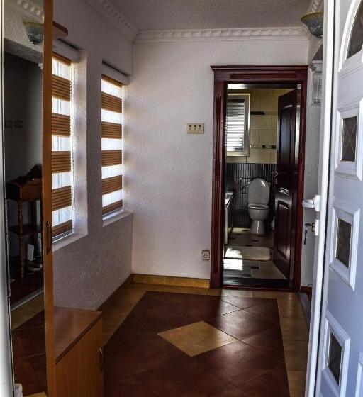1 Bedroom Apartment Lake View, Ema Guest House