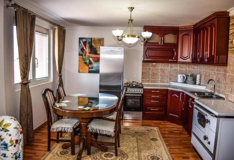 1 Bedroom Apartment Lake View, Ema Guest House