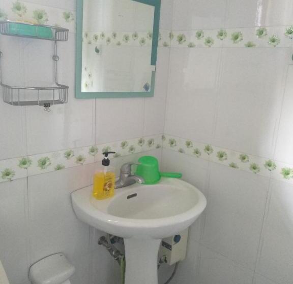 اتاق لوکس, Koinonia Retreat Center