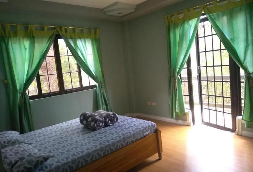 اتاق لوکس, Koinonia Retreat Center