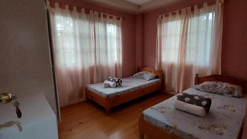 اتاق اکونومی, Koinonia Retreat Center