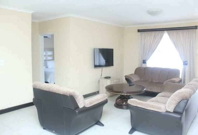 Семейный Номер Deluxe, Mbopha Guest House