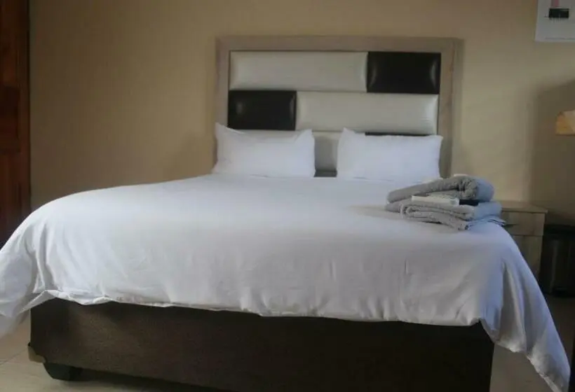 デラックスファミリールーム, Mbopha Guest House