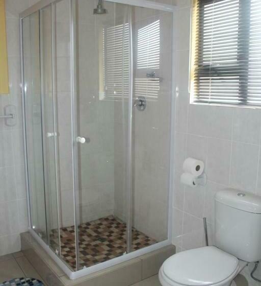 Люкс, Mbopha Guest House