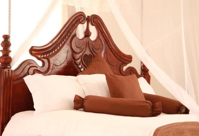 اتاق استاندارد با بالکن, Riverside Resort Hotel Kabale