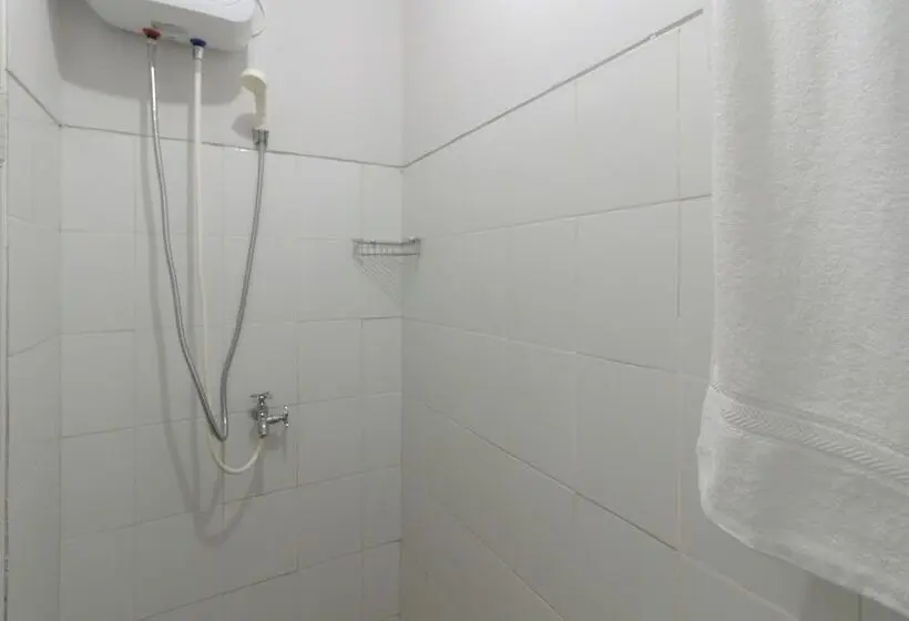 Quarto standard, Reddoorz Apartment @ Dramaga Tower