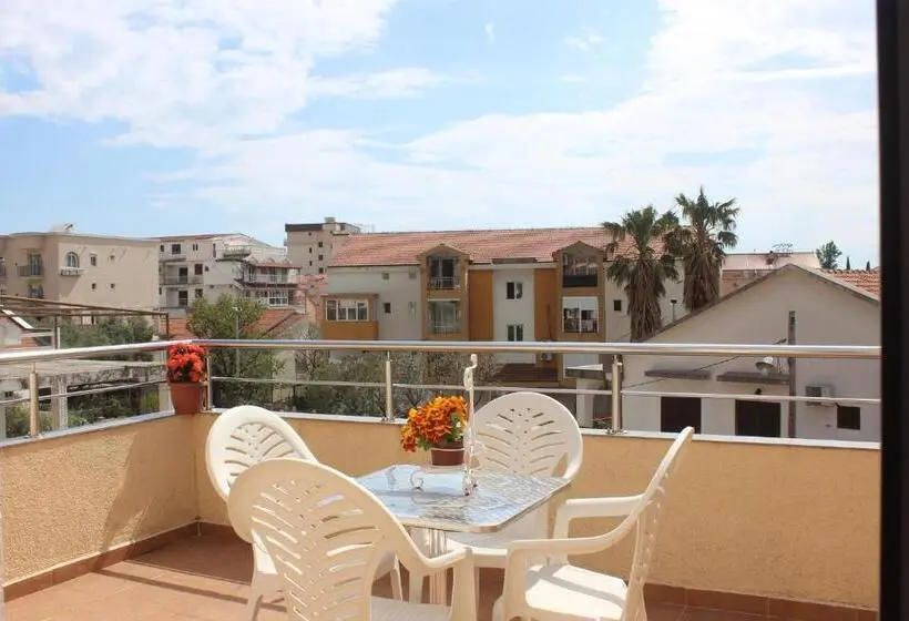 سوئیت 2 خوابه, Nir Apartments Budva