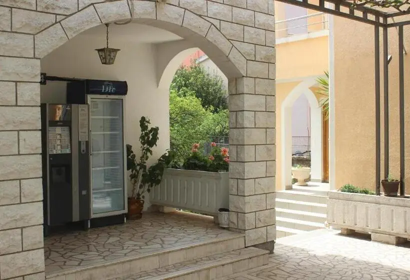 سوئیت 2 خوابه, Nir Apartments Budva