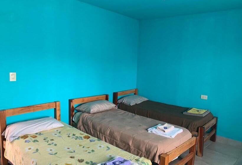 스탠다드 트리플 룸, Hostal Casa De Piedra