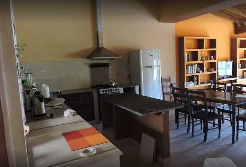 Perhehuone, Hostal Casa De Piedra