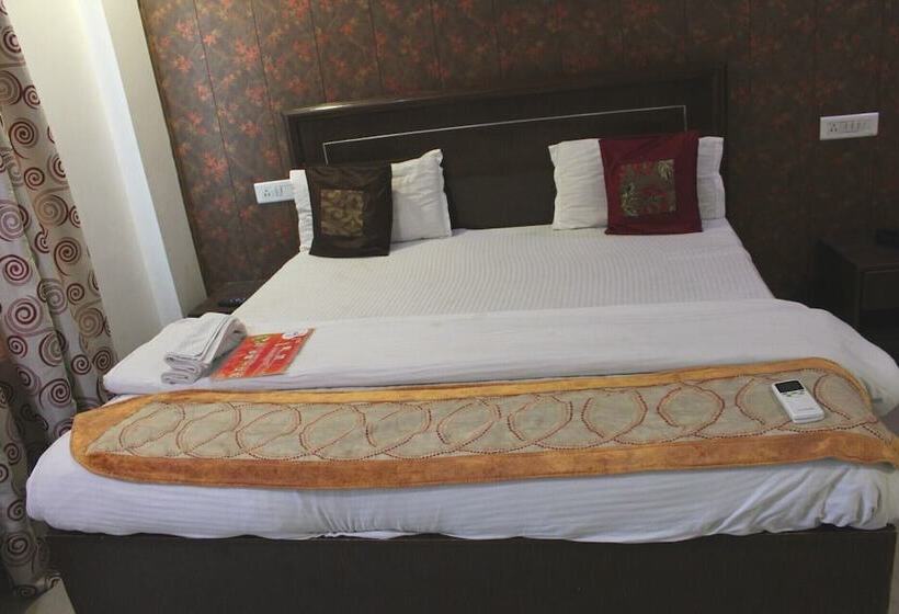 غرفة ديلوكس, Redwood