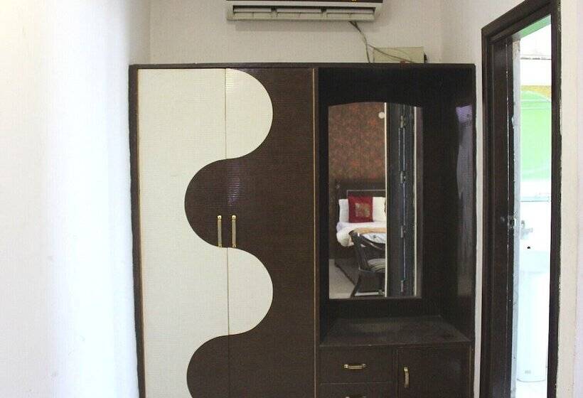 غرفة ديلوكس, Redwood