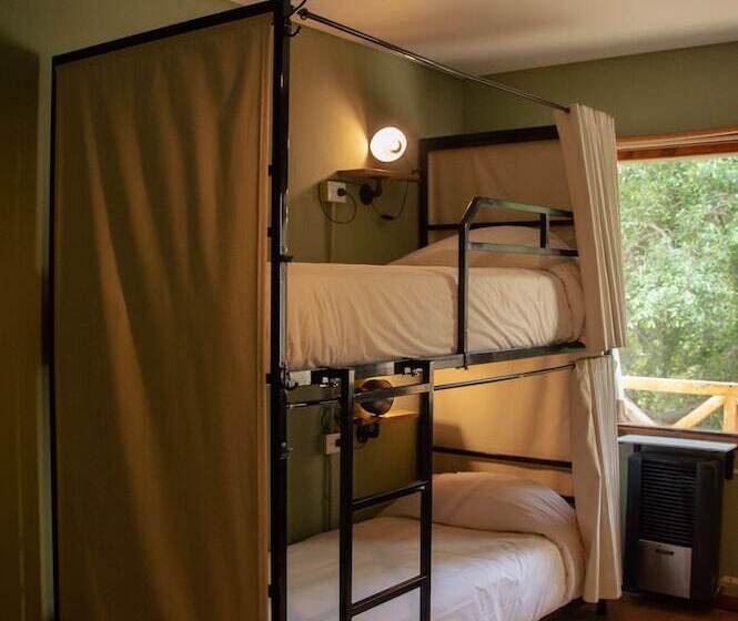 اتاق پایه با سرویس بهداشتی مشترک, Socialtel Bariloche   Formerly Selina Bariloche