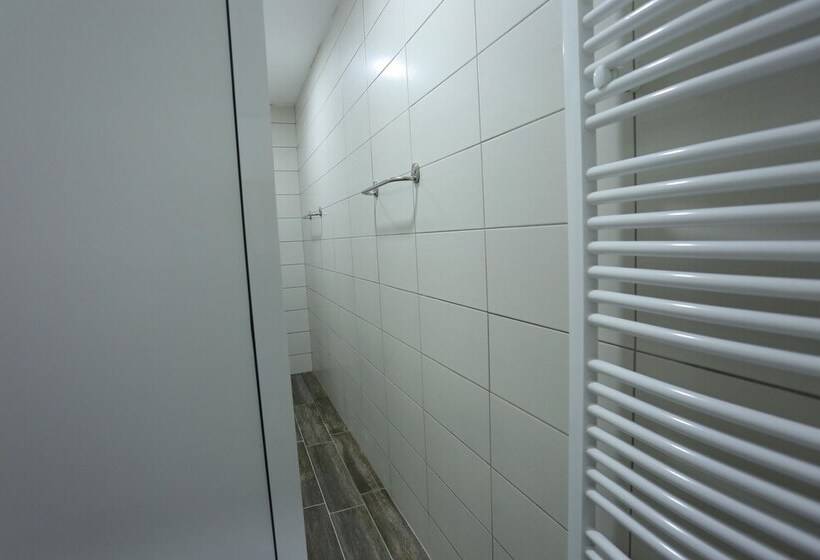 اتاق استاندارد با سرویس بهداشتی مشترک, Casa De La Montaña   Adults Only   Hostel