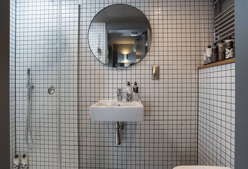 إستوديو سوبيريور, Hiding Space   Trim Street Apartments