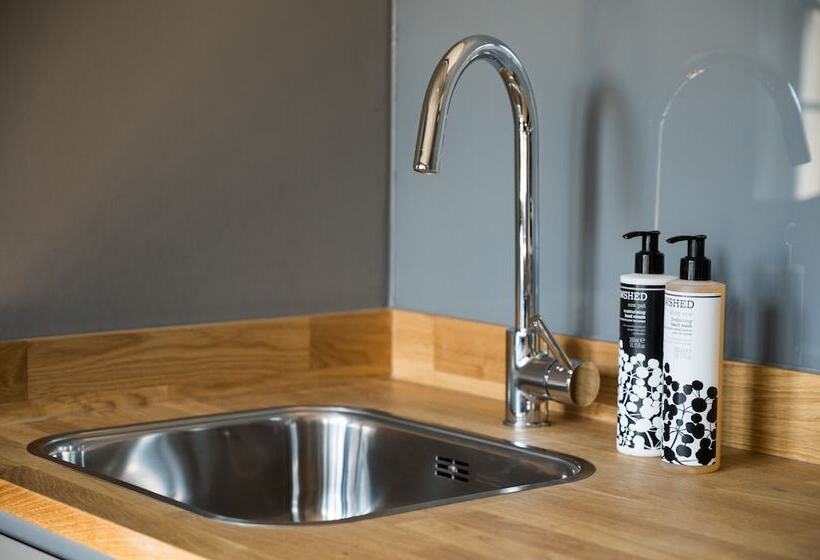 إستوديو سوبيريور, Hiding Space   Trim Street Apartments