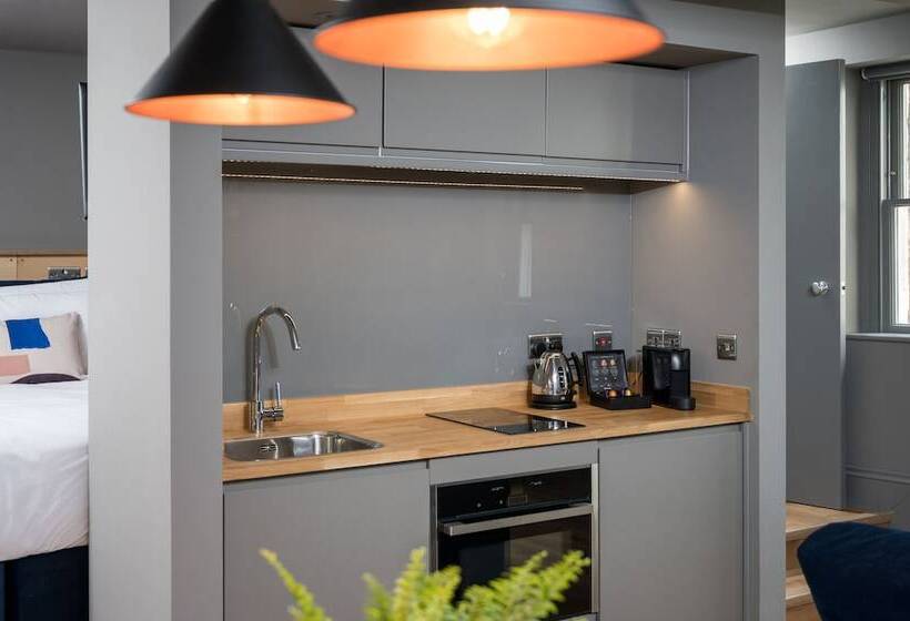 إستوديو سوبيريور, Hiding Space   Trim Street Apartments