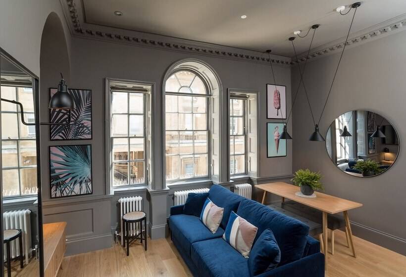 إستوديو سوبيريور, Hiding Space   Trim Street Apartments