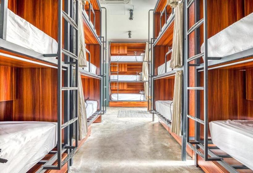 سرير فى غرفة مشتركه, Selina Madalena Sao Paulo