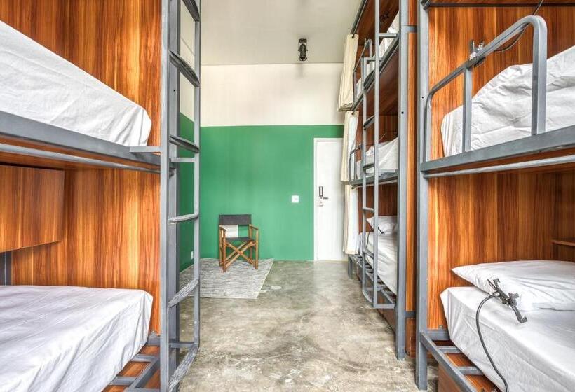 سرير فى غرفة مشتركه, Selina Madalena Sao Paulo