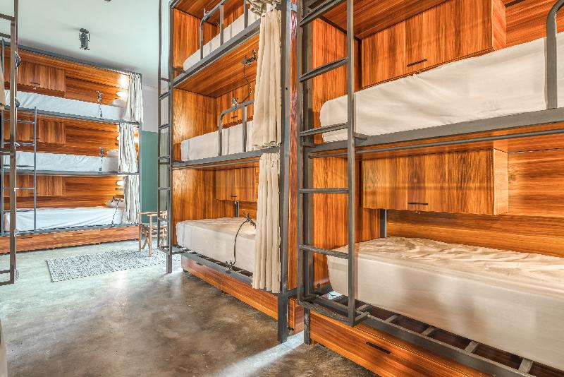 سرير فى غرفة مشتركه, Selina Madalena Sao Paulo