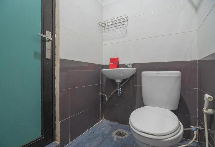 Номер Стандарт, Reddoorz Near Rsud Embung Fatimah Batam