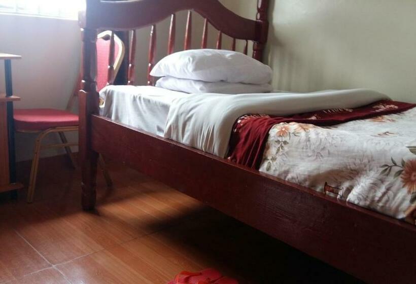 اتاق اکونومی, Smith Executive Motel Kampala