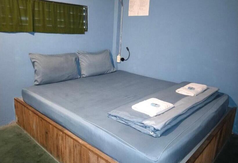 Quarto Estandar Banheiro Compartilhado, Time Sabai 32